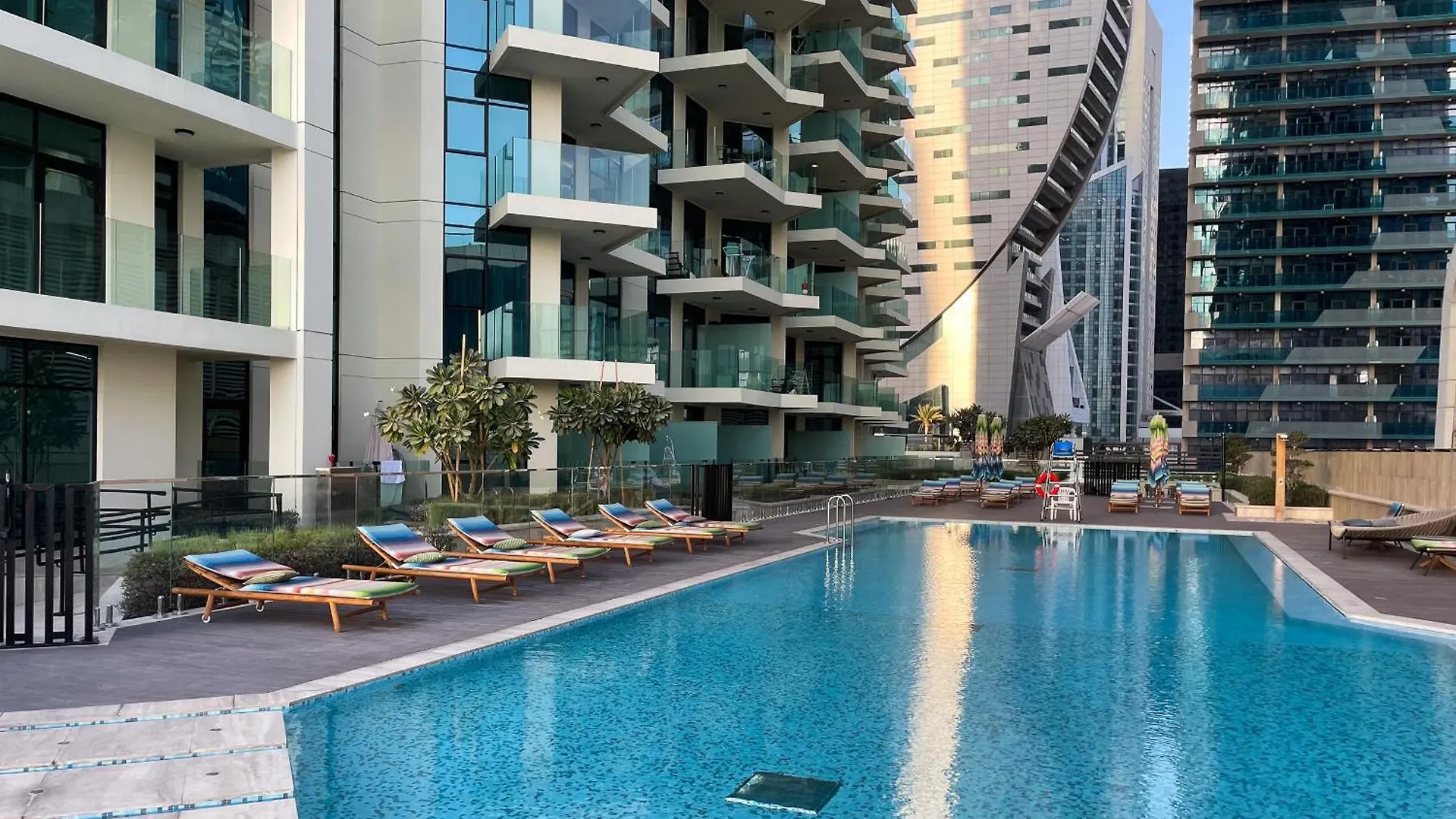 アパート Simply Comfort In Missoni Top Floor With Sea, Canal And Burj Khalifa Views ドバイ