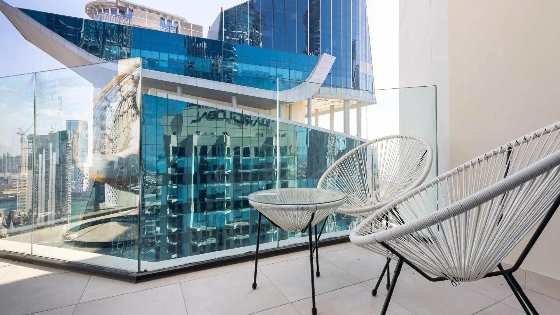 アパート Simply Comfort In Missoni Top Floor With Sea, Canal And Burj Khalifa Views ドバイ アラブ首長国連邦