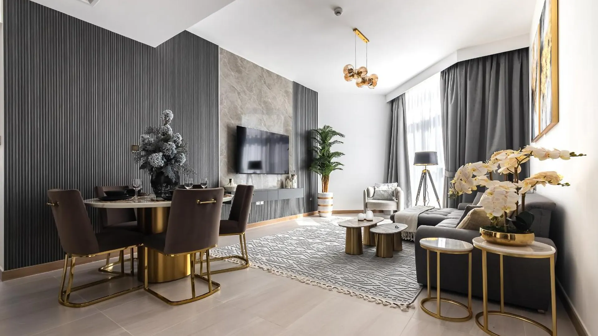 Lägenhet Simply Comfort In Missoni Top Floor With Sea, Canal And Burj Khalifa Views Dubai